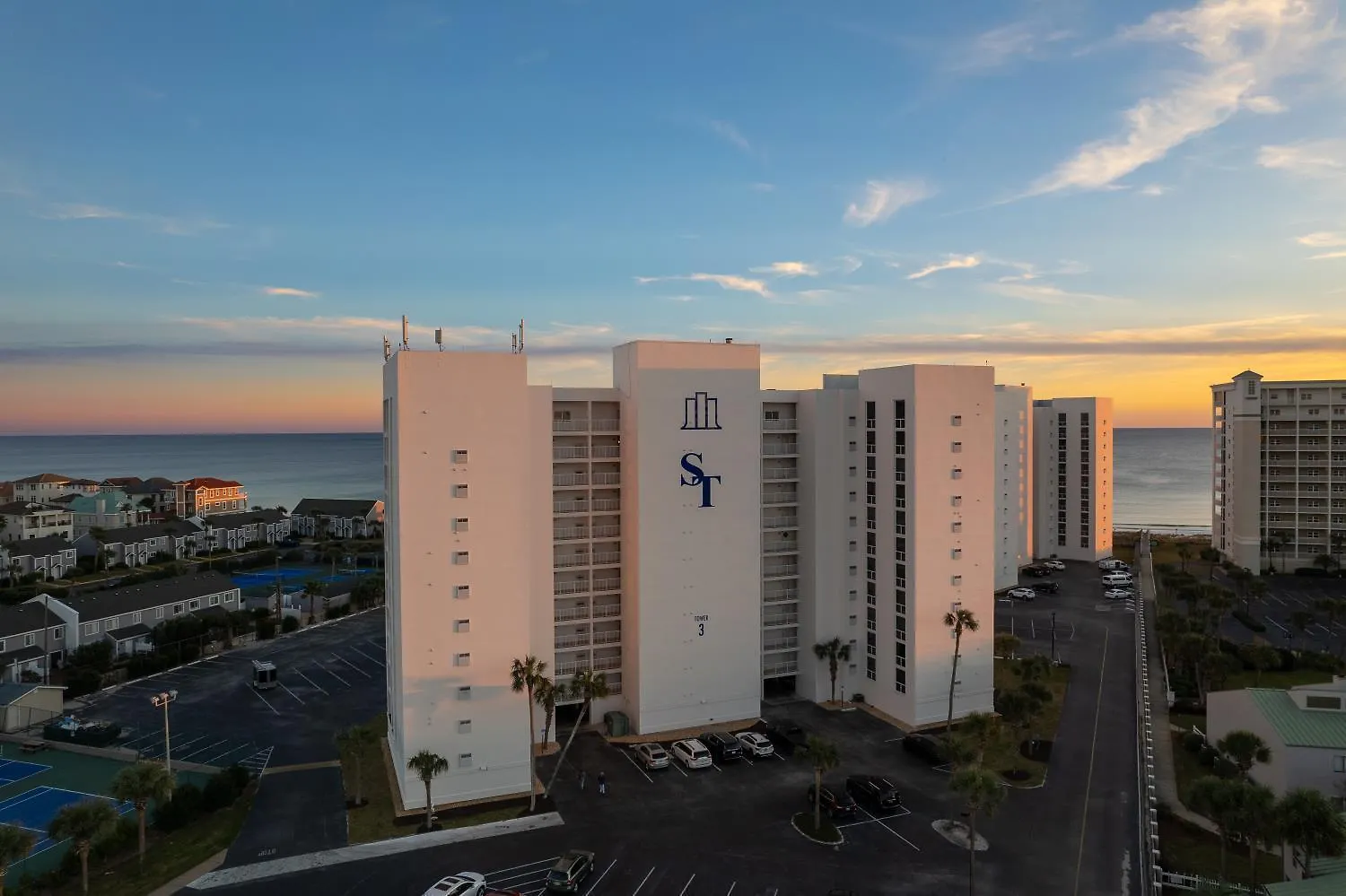 3051 Shoreline Towers -2 Free 4-Hr Pontoon With 7+ Nights Destin
