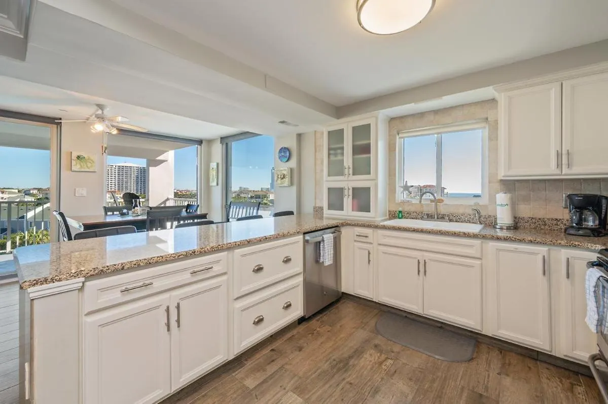 3051 Shoreline Towers -2 Free 4-Hr Pontoon With 7+ Nights Destin Holiday home