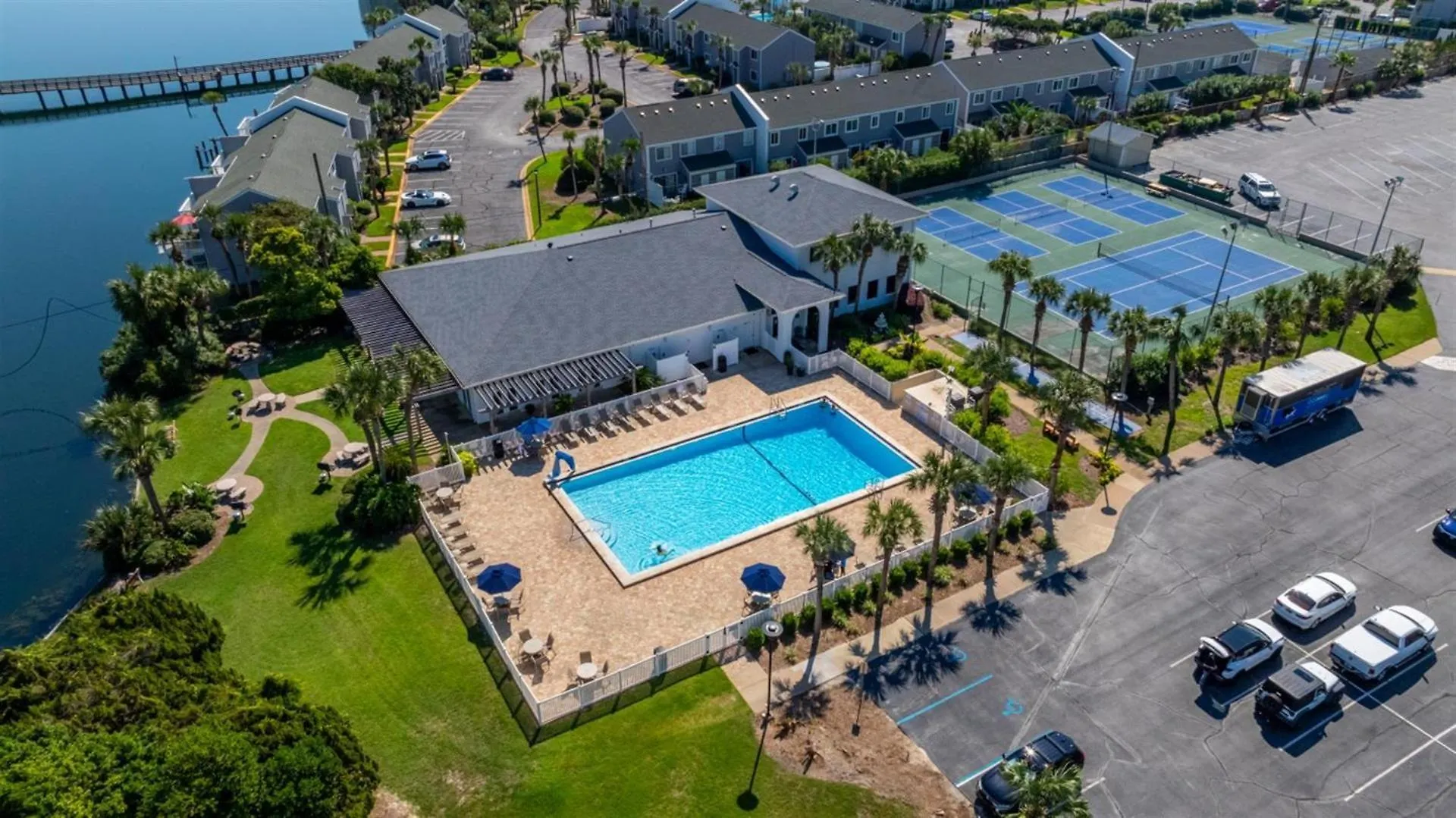 3051 Shoreline Towers -2 Free 4-Hr Pontoon With 7+ Nights Destin 0*,  United States